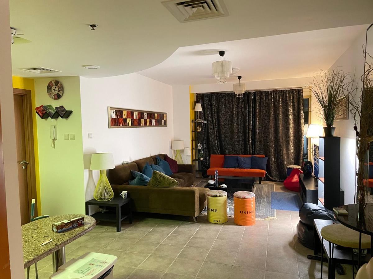 Albergue Travelers Backpackers Dubái Exterior foto